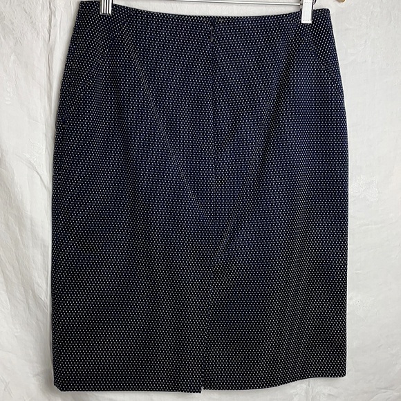 Tommy Hilfiger Navy w/ White Skirt, Size 6 - Picture 2 of 5